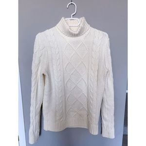 Abercrombie & Fitch sweater